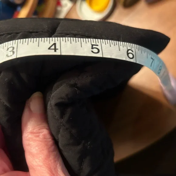 Vera Bradley quilted cloth handbag purse. Double handles 2 inside zipper pockets - Picture 7 of 10